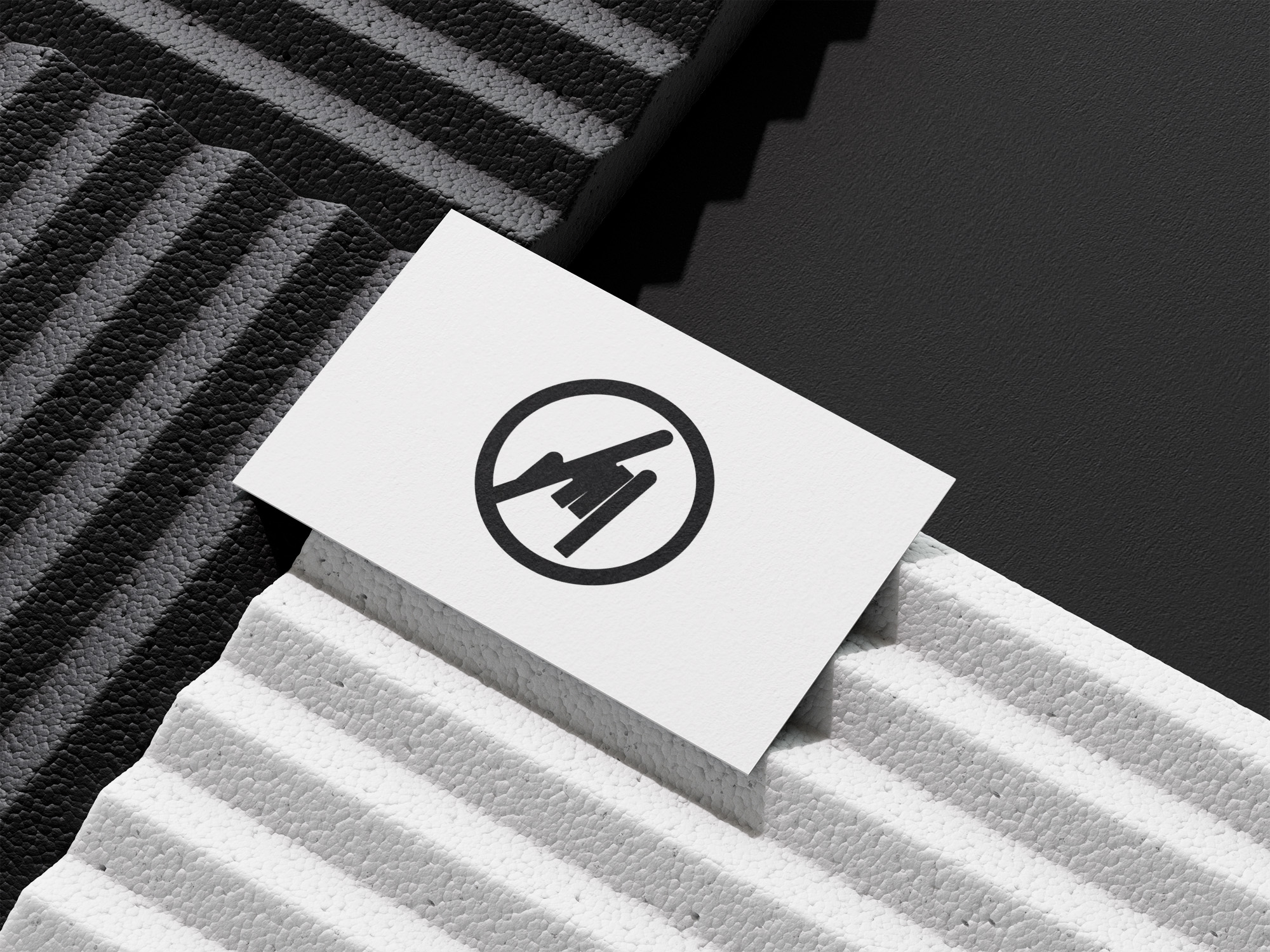 Free_Business_Card_Mockup_1
